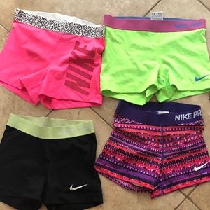SET OF 4 Nike pros
